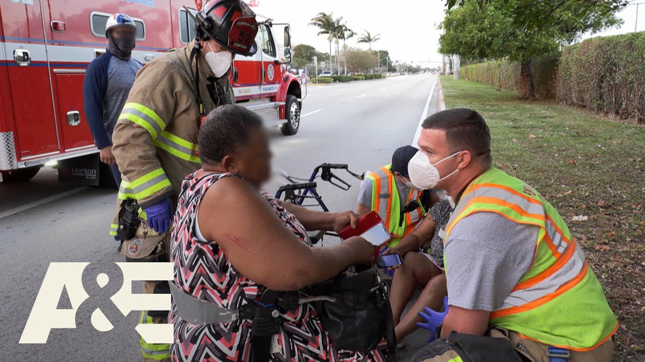 Live Rescue: Occupants of a Totaled Minivan Aided by Motorcyclist | A&E