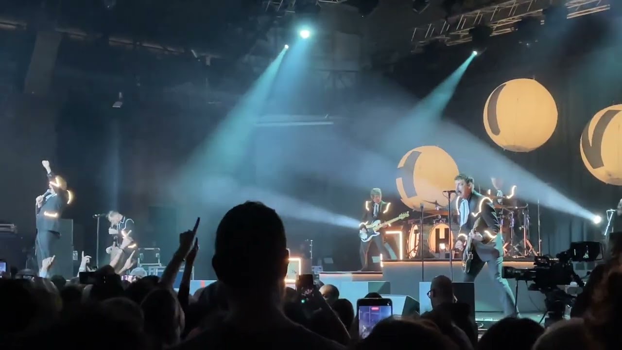 Walk, Idiot Walk - The Hives live at Alcatraz (Milano) 2025
