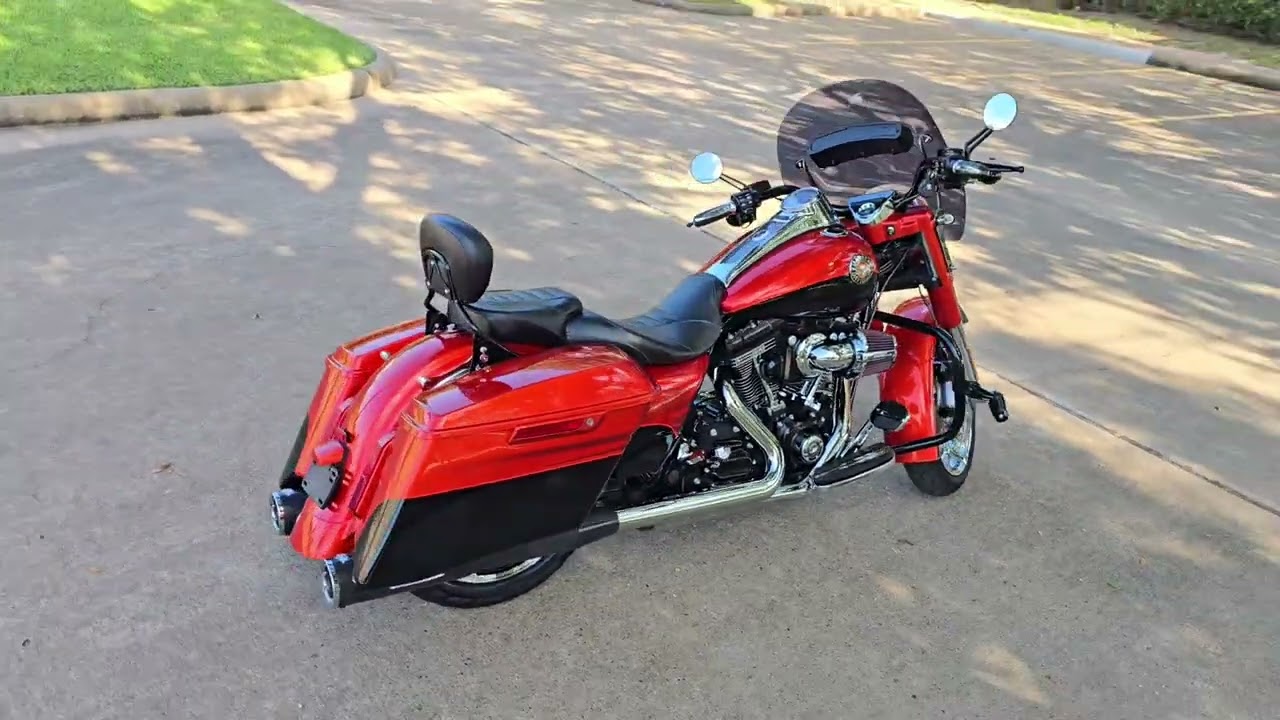 Nice! 1-Owner - 2014 Harley-Davidson CVO Road King - Only 3,548 Miles! 