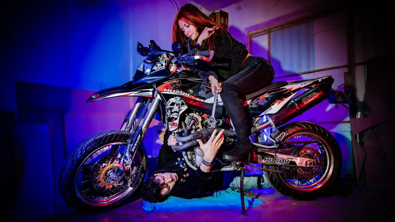 She Made Me Fix My Bike | Installing New Piston