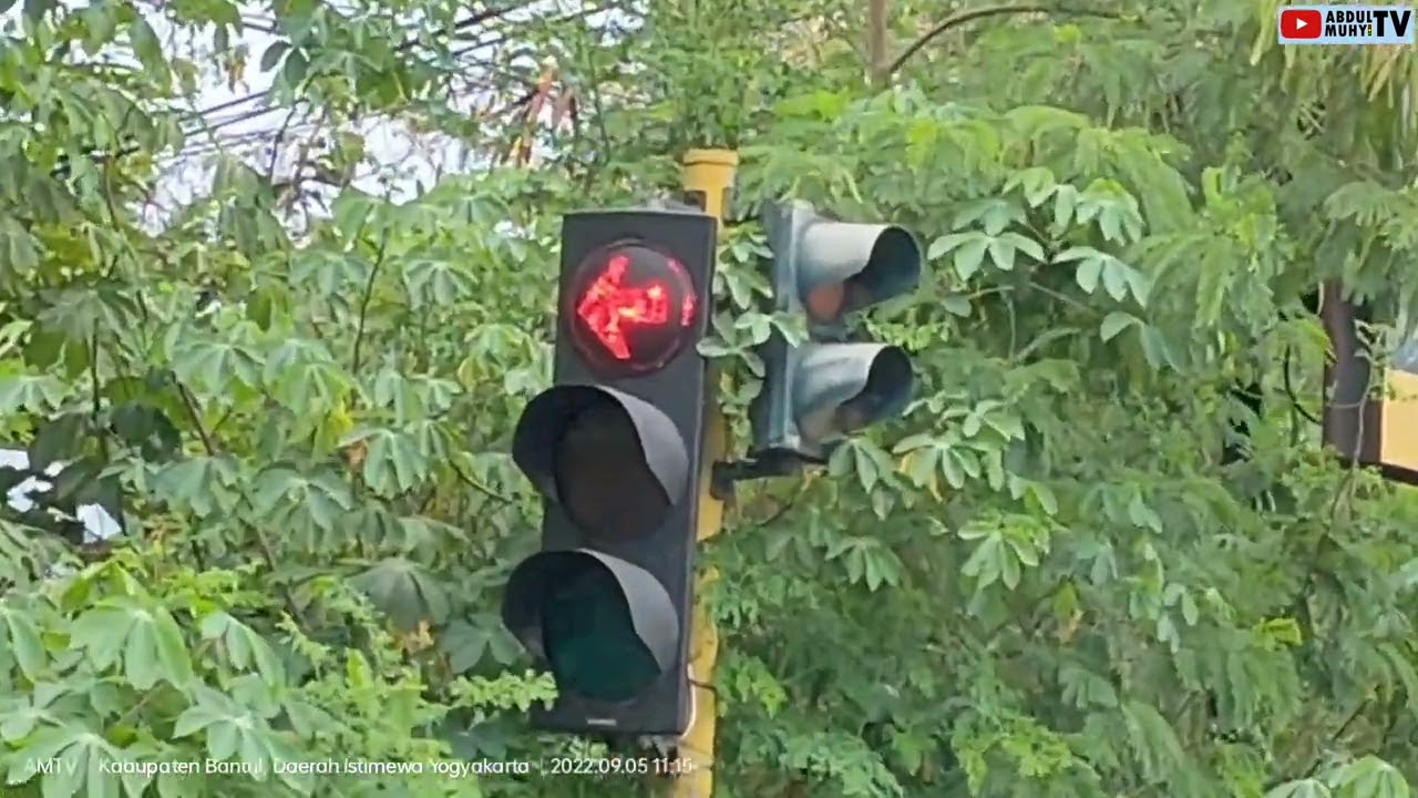 TRAFFIC LIGHT INI KOK PADA GUNDUL? || PEREMPATAN BAKULAN, KAB.BANTUL