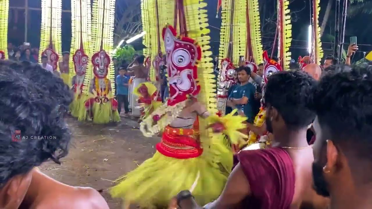 ഗുളികന്‍ തെയ്യം Part 2  പനക്കാടന്‍ മലയന്‍ ക്ഷേത്രം ചോനാടം തലശ്ശേരി GULIKAN THEYYAM PANAKKADAN