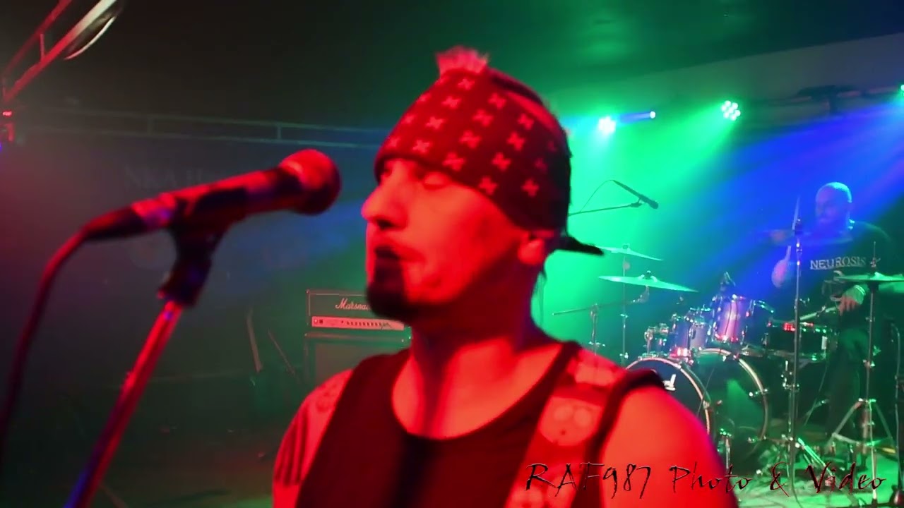 Tizedes meg a t&ouml;bbiek - Zuhanj te bomb&aacute;z&oacute; @ Punkmaraton 2024