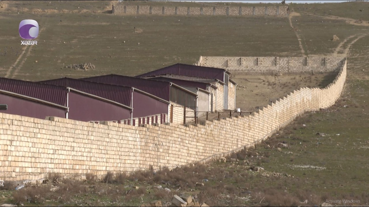 Novxanıda ferma sahibi ilə sakinlər arasında NARAZILIQ