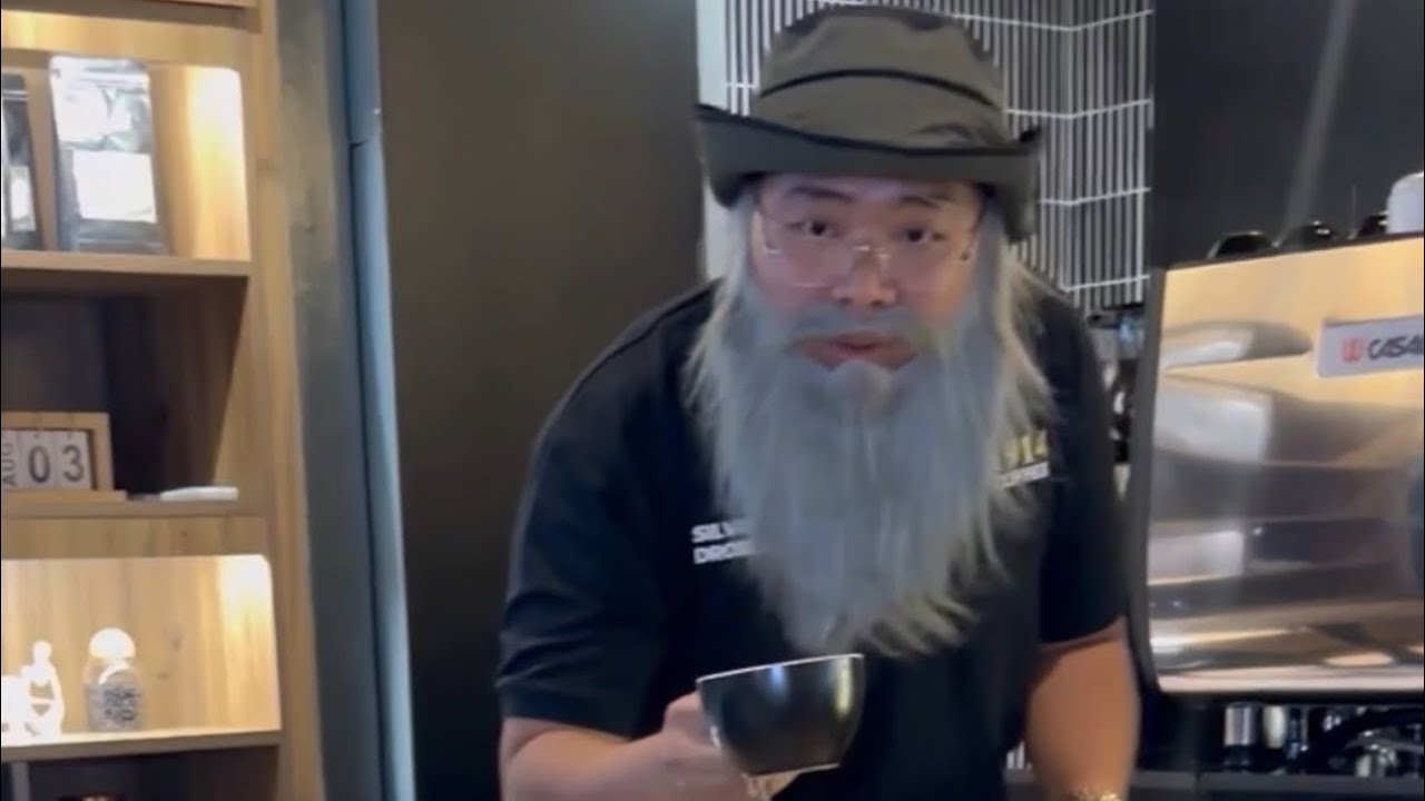 Pag pasensyahan mo na si tatay apo ah mabilis magalit eh #1914coffee