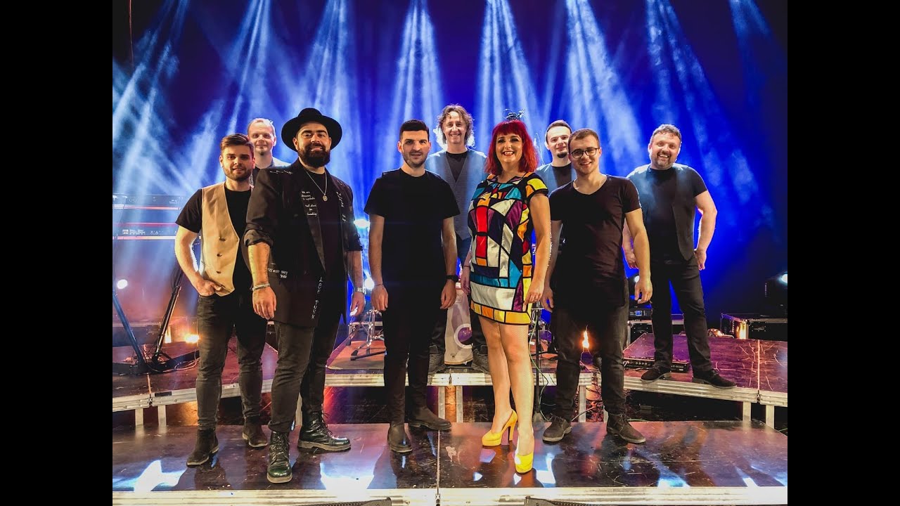 Q Band cu George Dancu și Claudia Iuga - Revelion 2021 (cover medley)