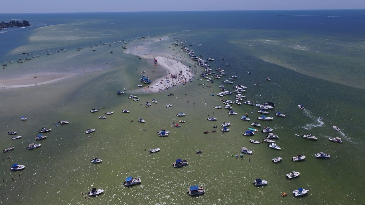 Party On the Pass (Big Pass Sand Bar) 23 aug. 2015