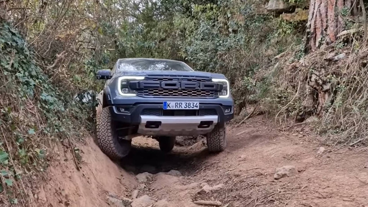 2022  Ford Ranger Raptor 3.0 V6 EcoBoost | off-road + jumping