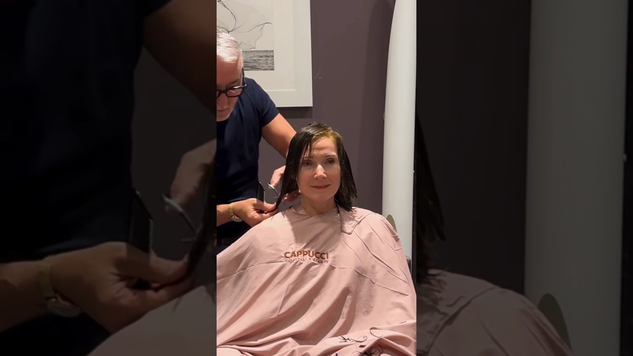 Un capello sottile valorizzato da un taglio pari bob scalato per donare volume ed eleganza 🤎🤎
