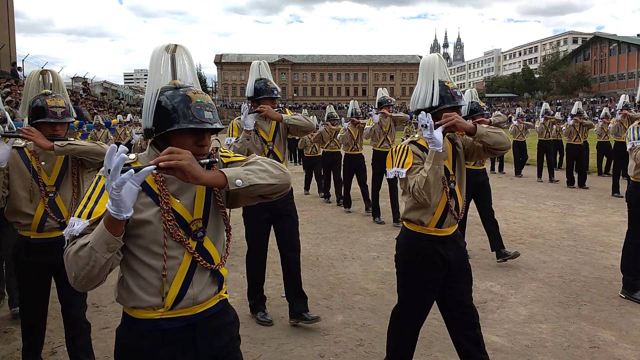 Banda de Guerra Instituto Nacional Mejía – Juramento a la Bandera 2016.