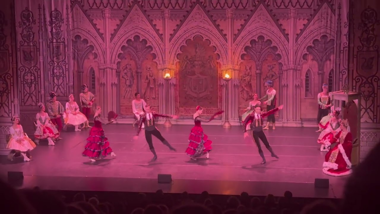 O LAGO DOS CISNES é considerada a obra-prima mais espetacular do repertório da dança clássica.