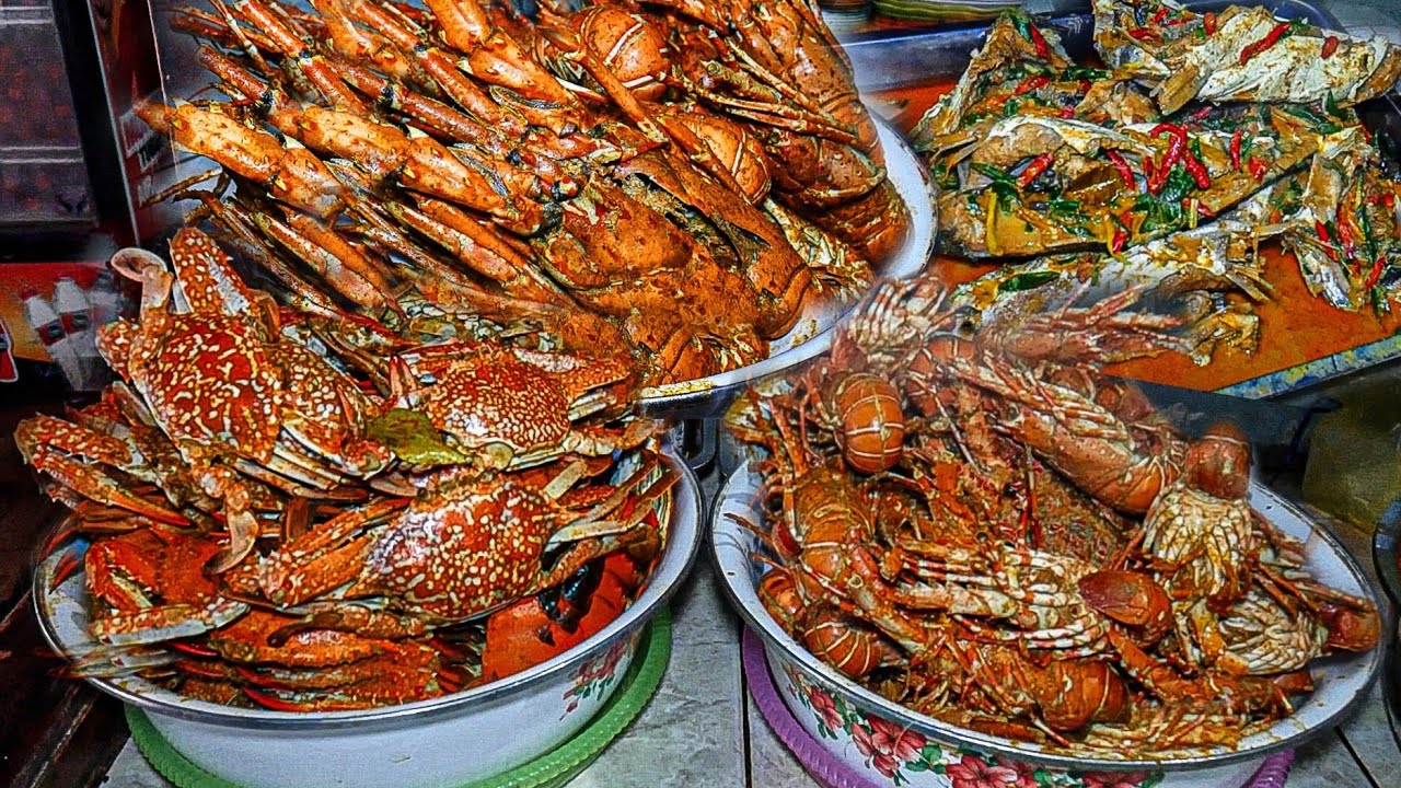 MESKIPUN DI TENGAH DESA YANG JALANNYA SEMPIT TAPI YANG BELI SAMPAI DARI JAKARTA