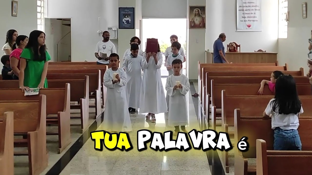 ENTRONIZAÇÃO DA BÍBLIA COM AS CRIANÇAS DA CATEQUESE