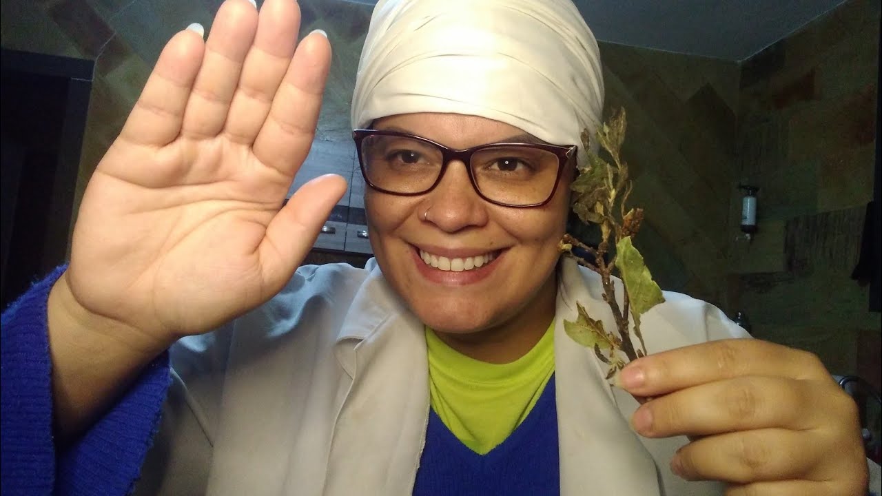 Benzedeira dando passe espiritual