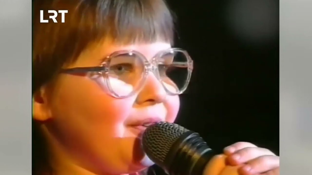 „Vakaras prie televizoriaus“ (1991) Dainuoja Sigutis Jačėnas su dukra Julija