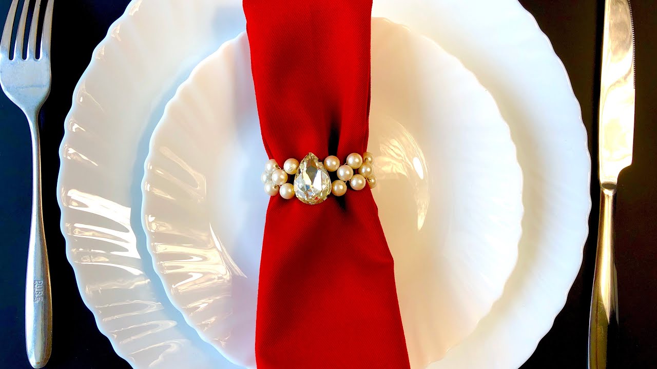 DIY Napkin rings from Pearl | Handmade rings for dinner table #beadsart #diy #trending @BeadsArt