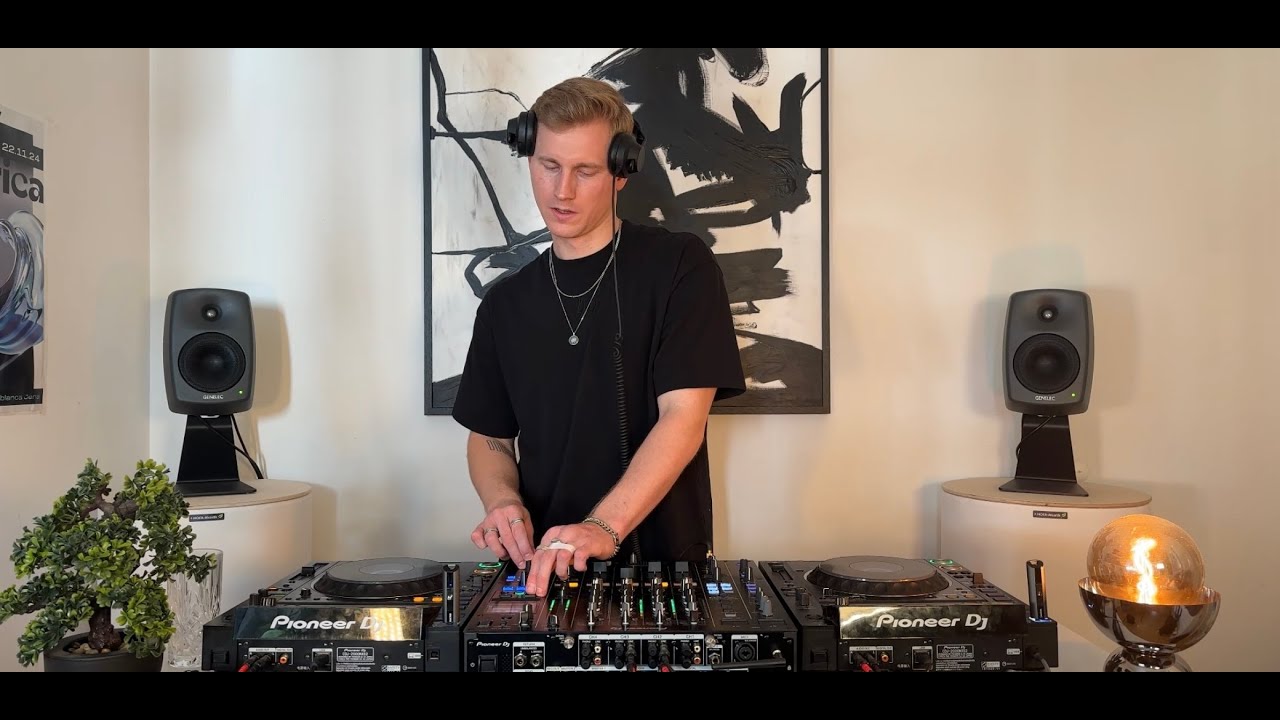 Inside My Studio / SESSION 001