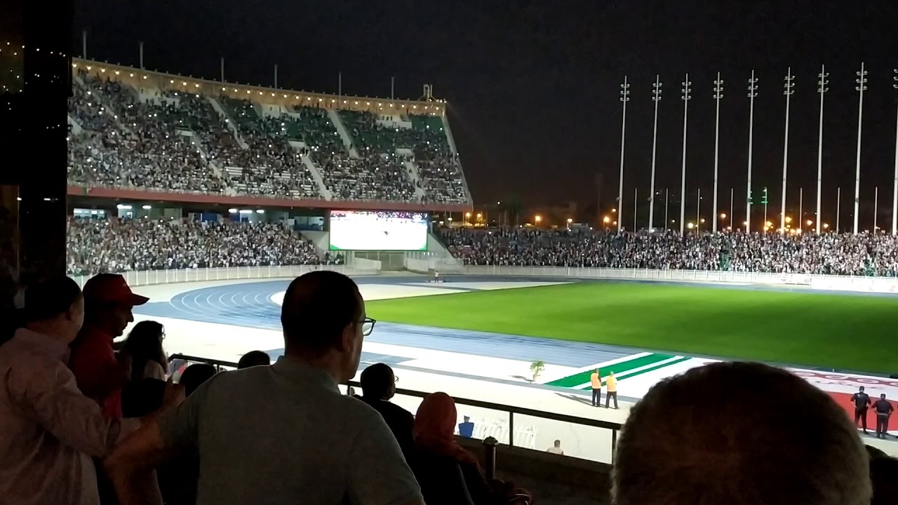 Algérie Vs Nigeria / Stade 5 Juillet 1962 / But Mahrez  لحظة تسجيل هدف رياض محرز امام نيجيريا كان