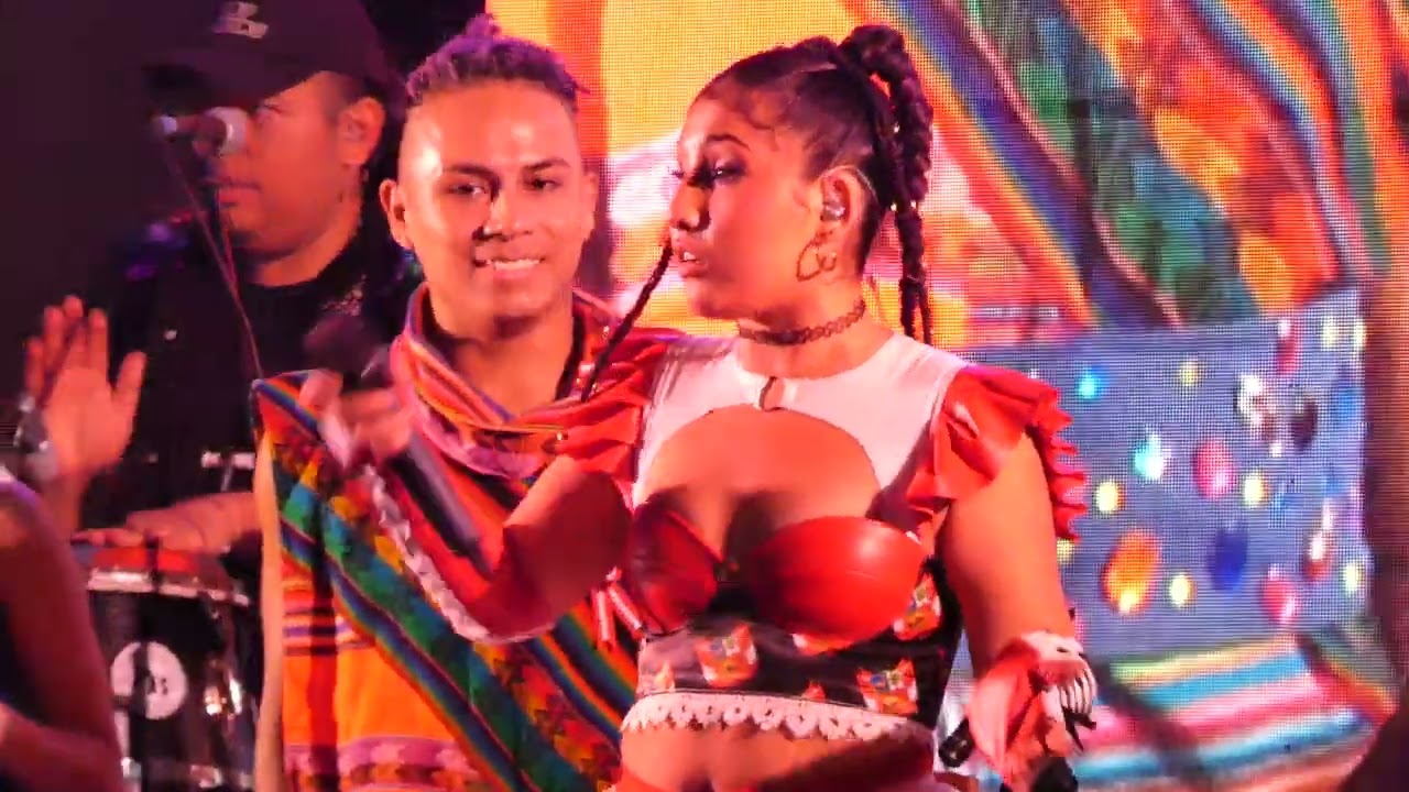 MILENA WARTHON - VOLVIÓ A LATIR / CONCIERTO EN EL CIRCUITO MÁGICO DE LAS AGUAS