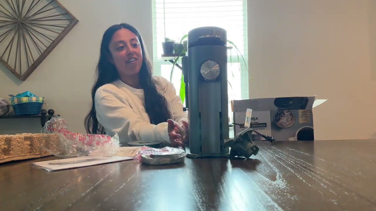Распакуйте кофеварку Ninja Ninja Pod & Grounds Specialty на одну порцию ☕️