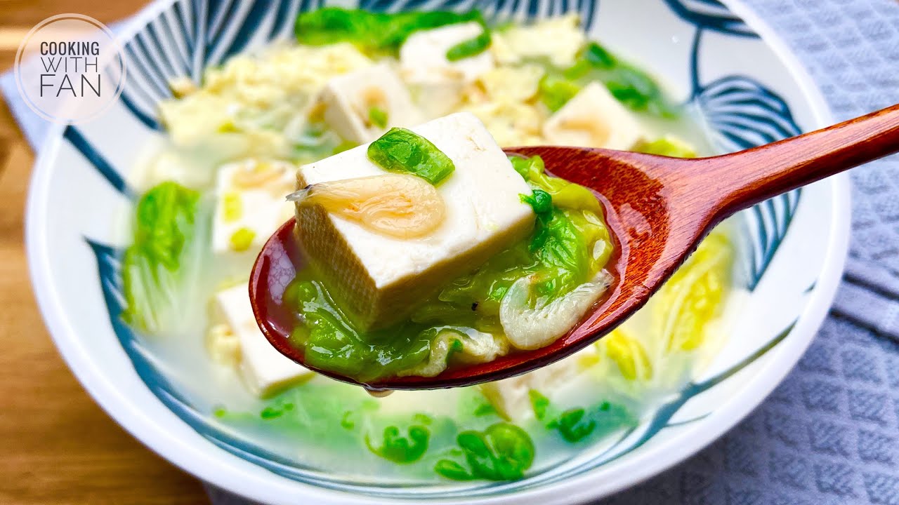 白菜豆腐汤【汤汁鲜美 做法简单】Napa Cabbage and Tofu Soup [Eng Sub]