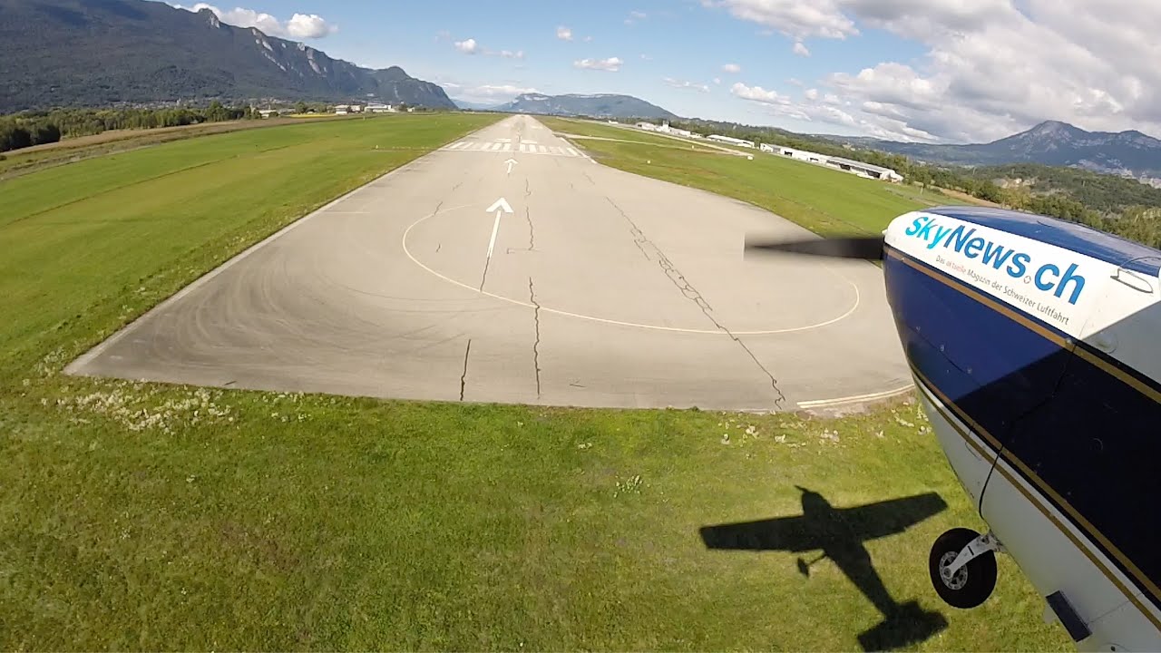 Flying in France from the Annemasse Airport to the Chambéry Airport in a Cessna 172