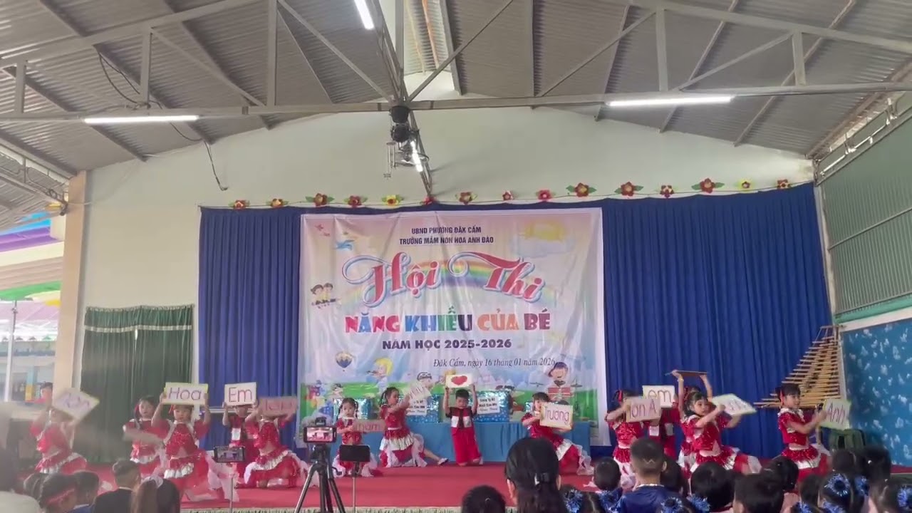Tiết mục nhảy: em yêu trường em các bé mầm non 5 tuổi