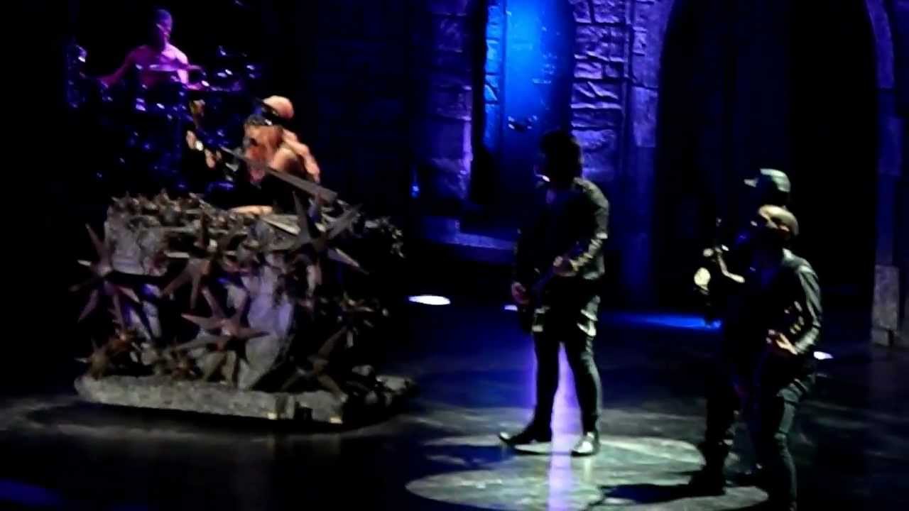 The Queen/YOU & I - Born This Way Ball. Dallas Tx 1/29/13