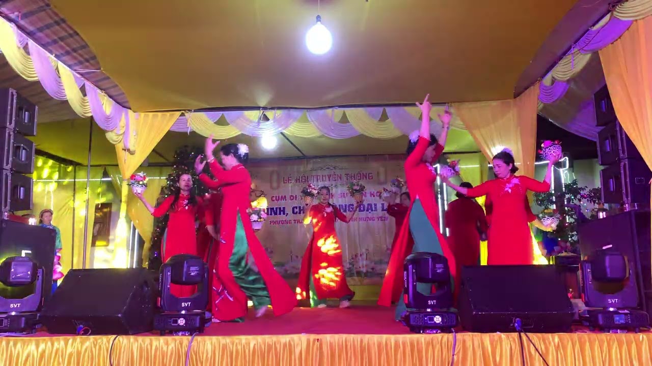 Múa bài Chùa tôi 