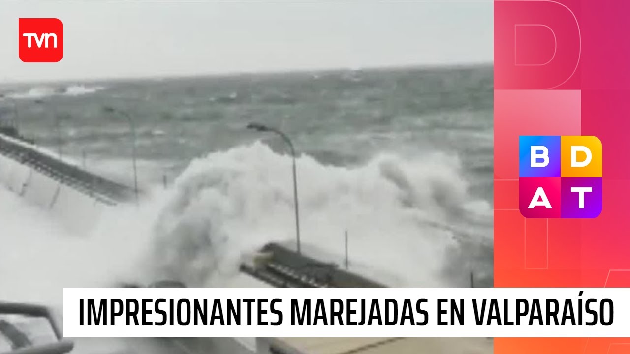 Impresionantes im&aacute;genes: Marejadas arrastraron autos en el Molo de Abrigo de Valpara&iacute;so | BDAT