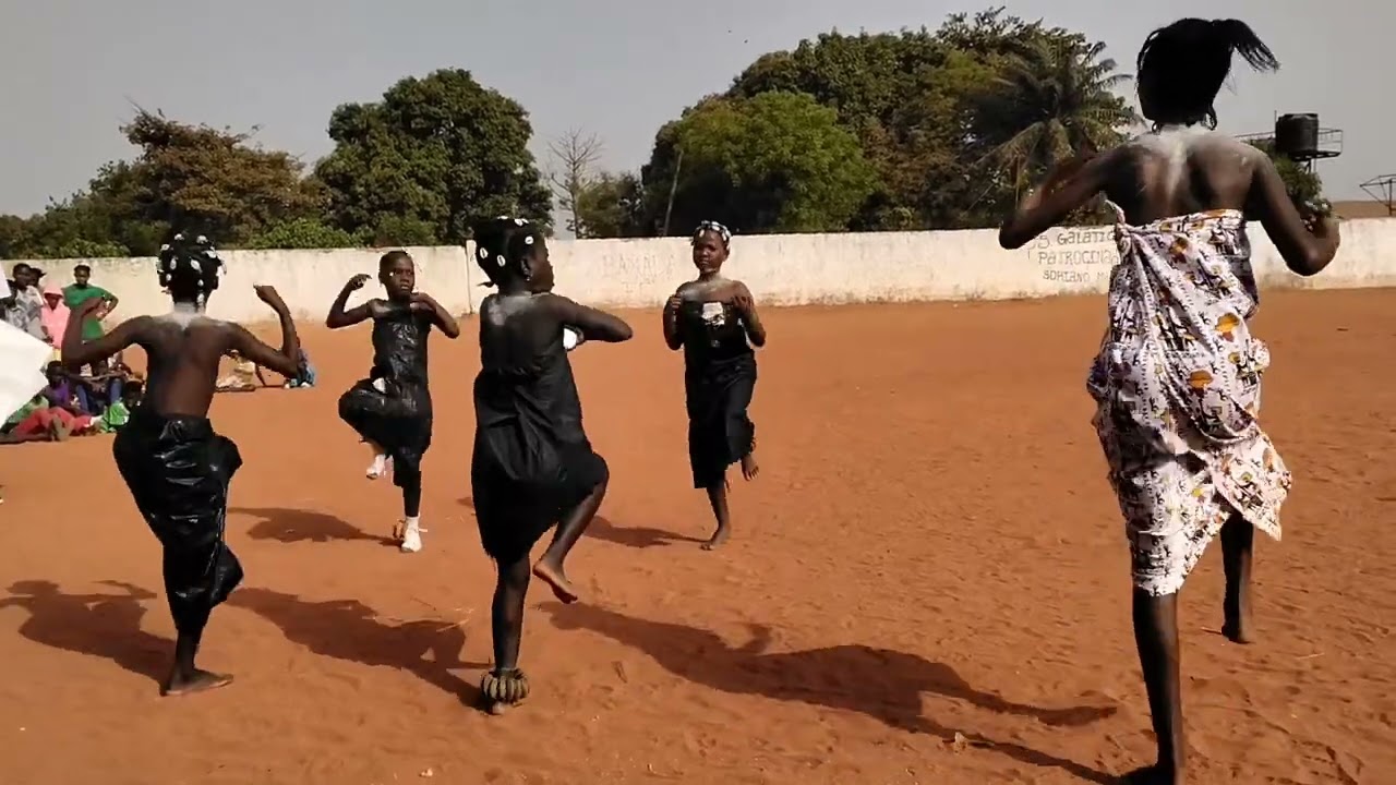 Carnaval 2025 Jardim escola Santa Mariana de Jesus de Bissau 3°-