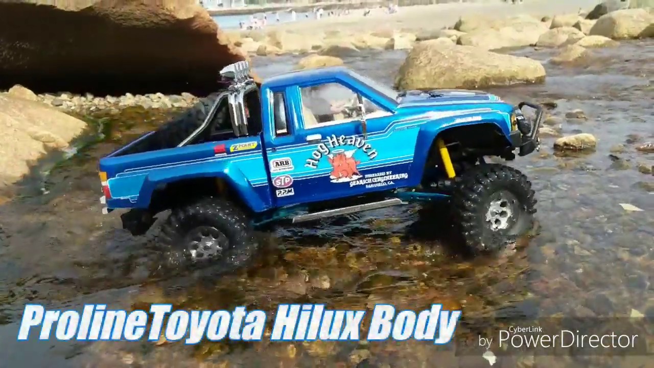 Proline Toyota Hilux Body on the Axial SCX10