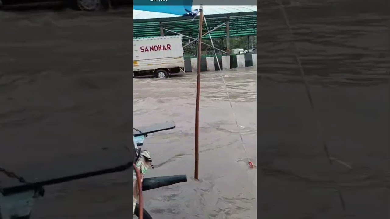 baarish ka aatank gurgaon subhash chowk #viralvideo #comedy #foryou #shortfilms