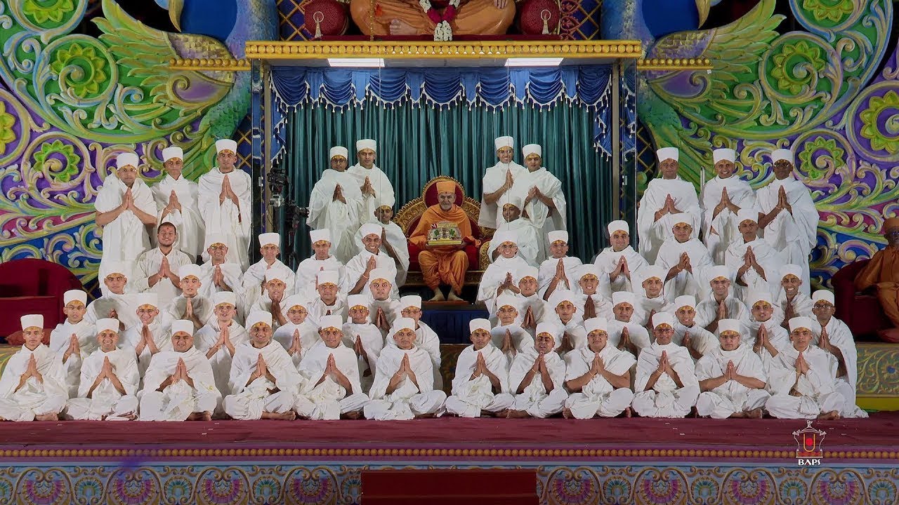 Guruhari Darshan, 9-10 Dec 2021, Atladara (Vadodara), India