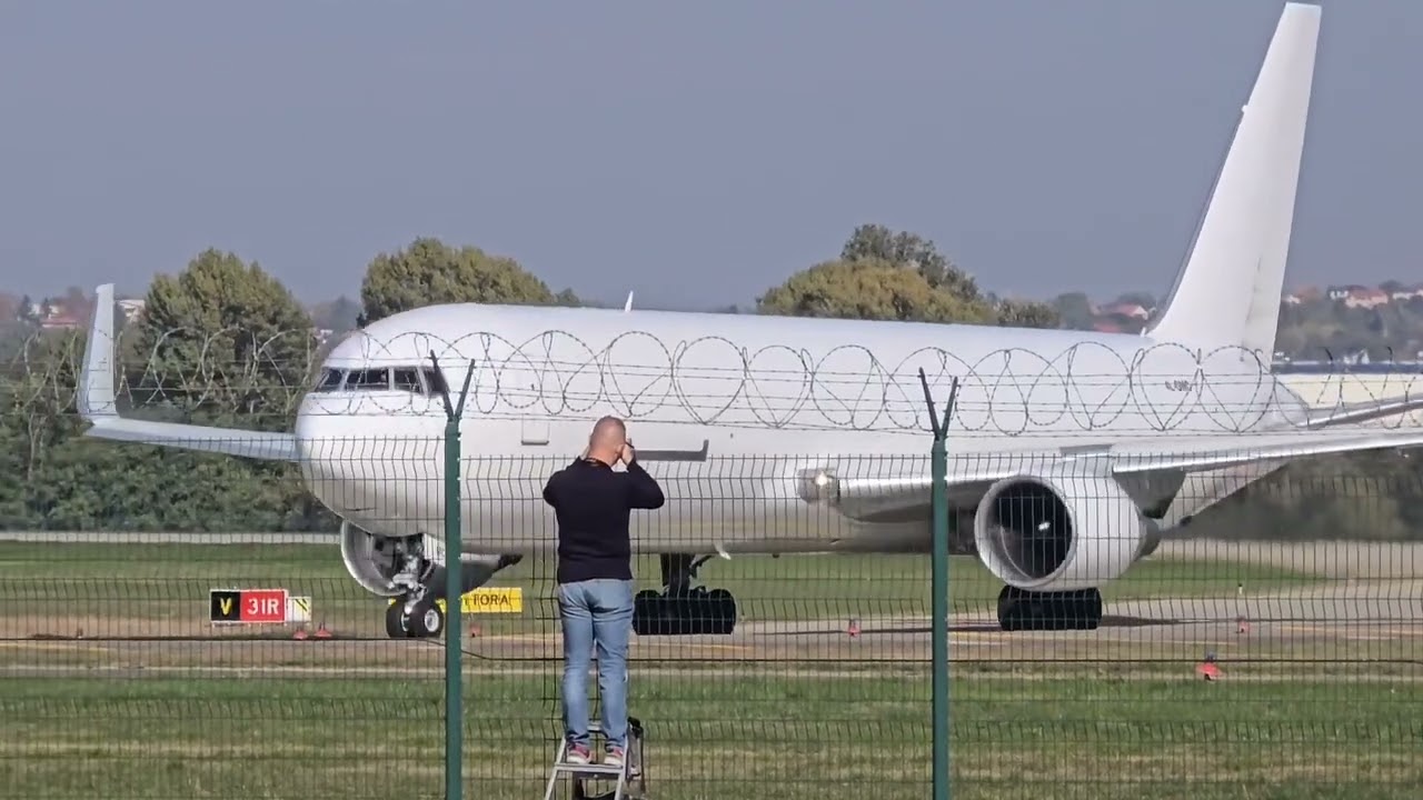 Georgian Airlines Budapest airport cargo biman.