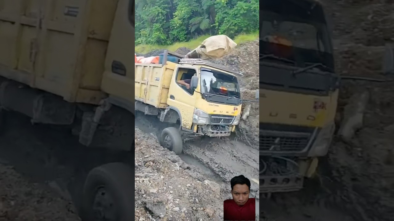 Truk berkekuatan 4x4 Lumpur pun lewat #trukoleng #pejuangrupiah #excavator #trukmania