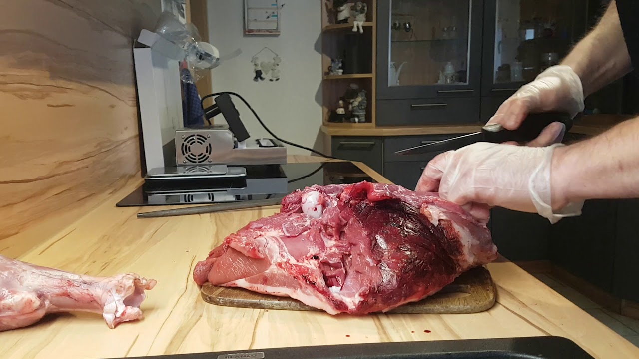 Das Herrichten einer Wildschweinkeule