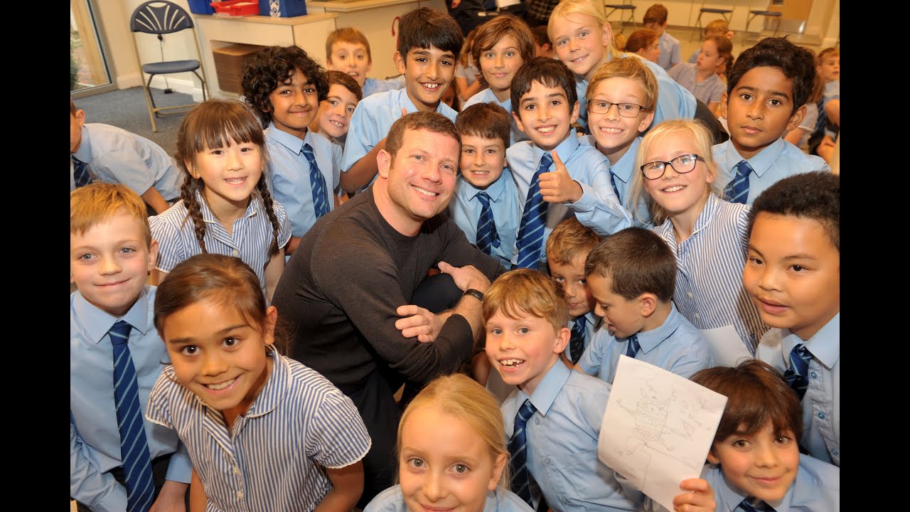 Dermot O'Leary opens Hoe Bridge School's new Performing Arts Centre!
