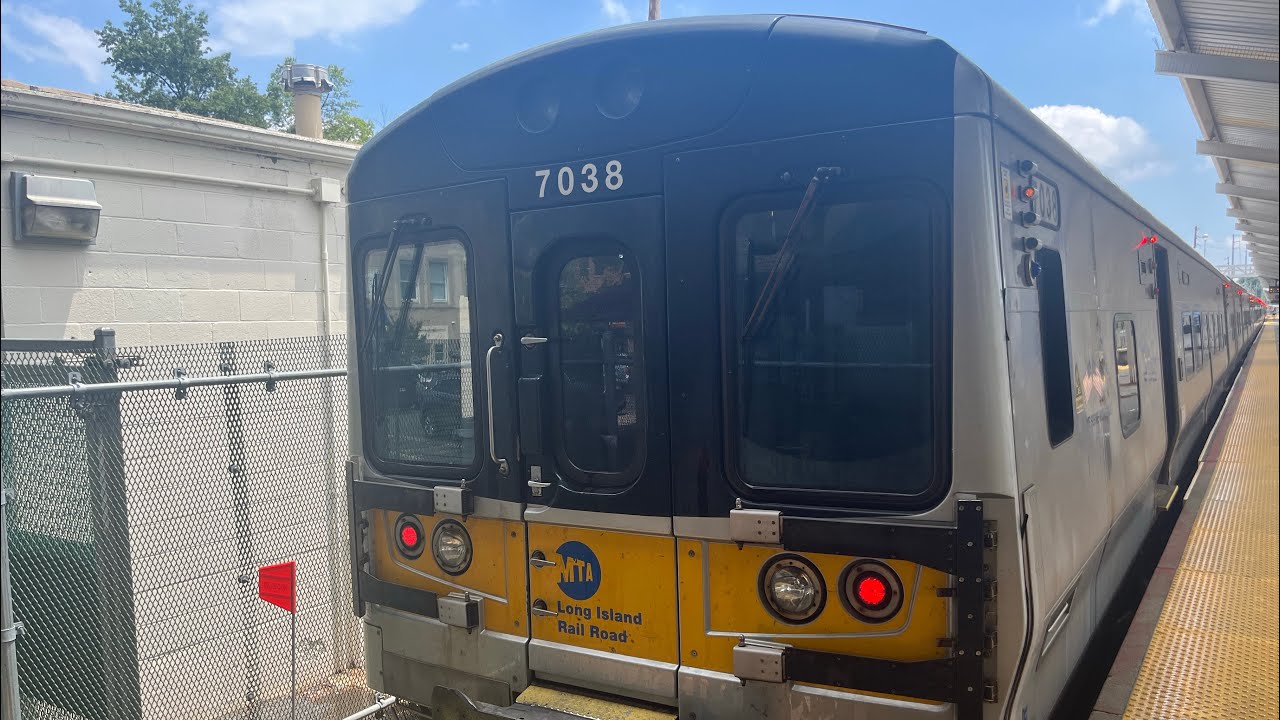 LIRR - M7 Train Ride from Port Washington to Grand Central (6/25/23)