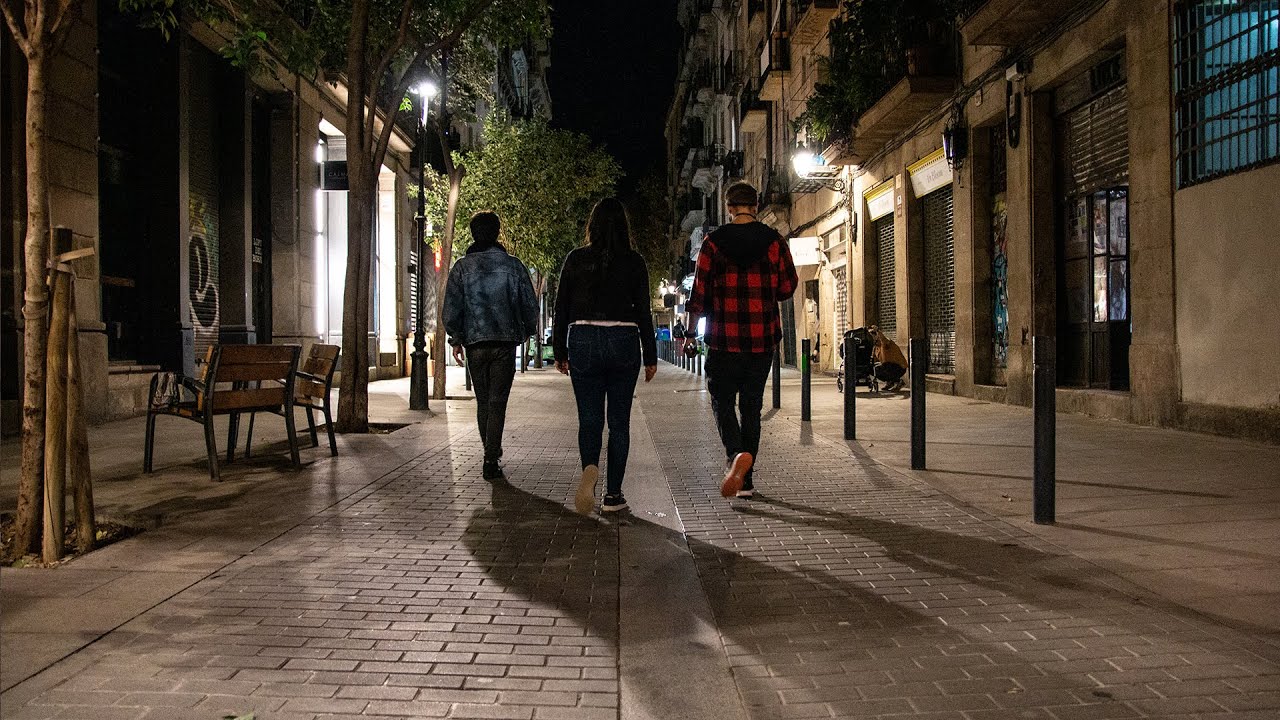 TOQUE DE QUEDA EN BARCELONA, ESPAÑA