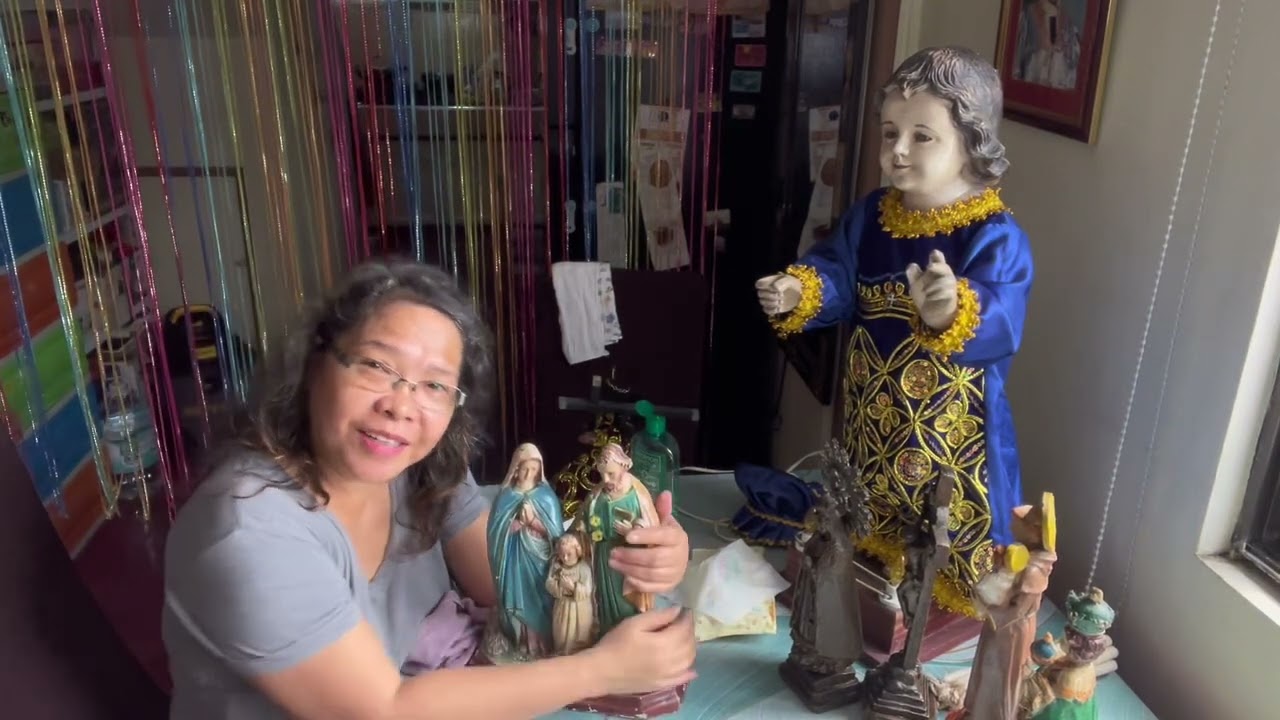 Cleaning the altar 