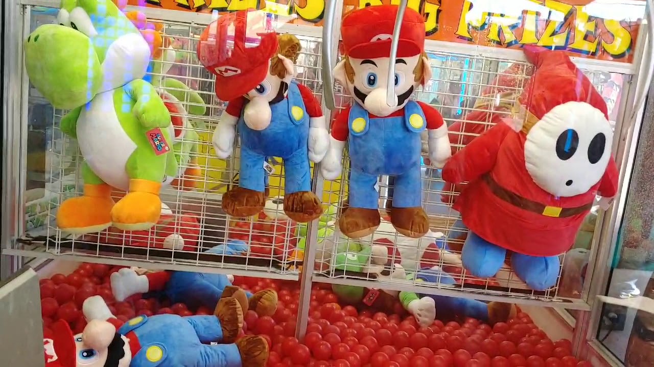 Giant Mario Claw Machine!!!