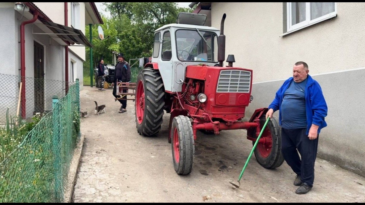 Mountain Village Life: Tractor Hilling Potatoes & Daily Farm Chores