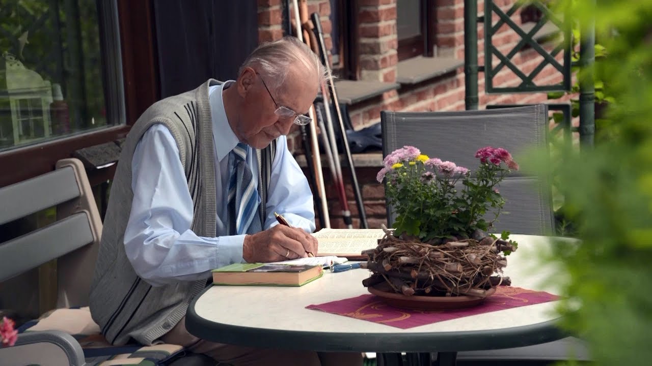 Er gewährte Honecker Asyl: Uwe Holmer | Ein Mann Gottes spricht über sein Leben