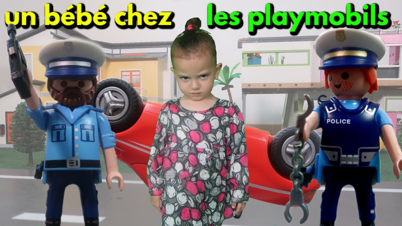 UN B&Eacute;B&Eacute; HUMAIN CHEZ LES PLAYMOBIL 👶 Elle provoque un accident! 👮 LA POLICE ARRIVE [FILM PLAYMOBIL]