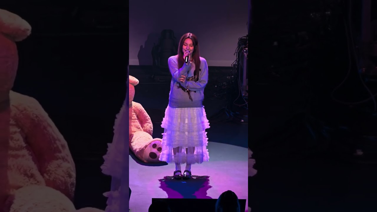 Feanna 黃淑蔓 - Medley: Until I Found You / 愛愛愛 / Nothing's Gonna Change My Love For You / First Love