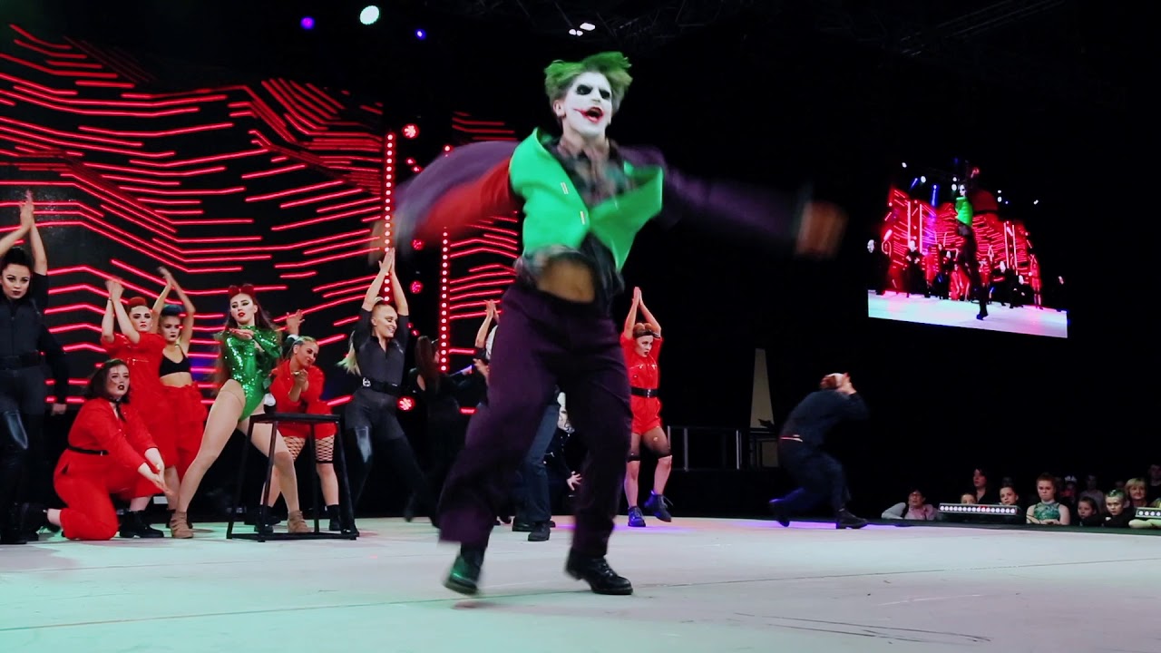 'GOTHAM' MOVE IT MAIN STAGE 2017