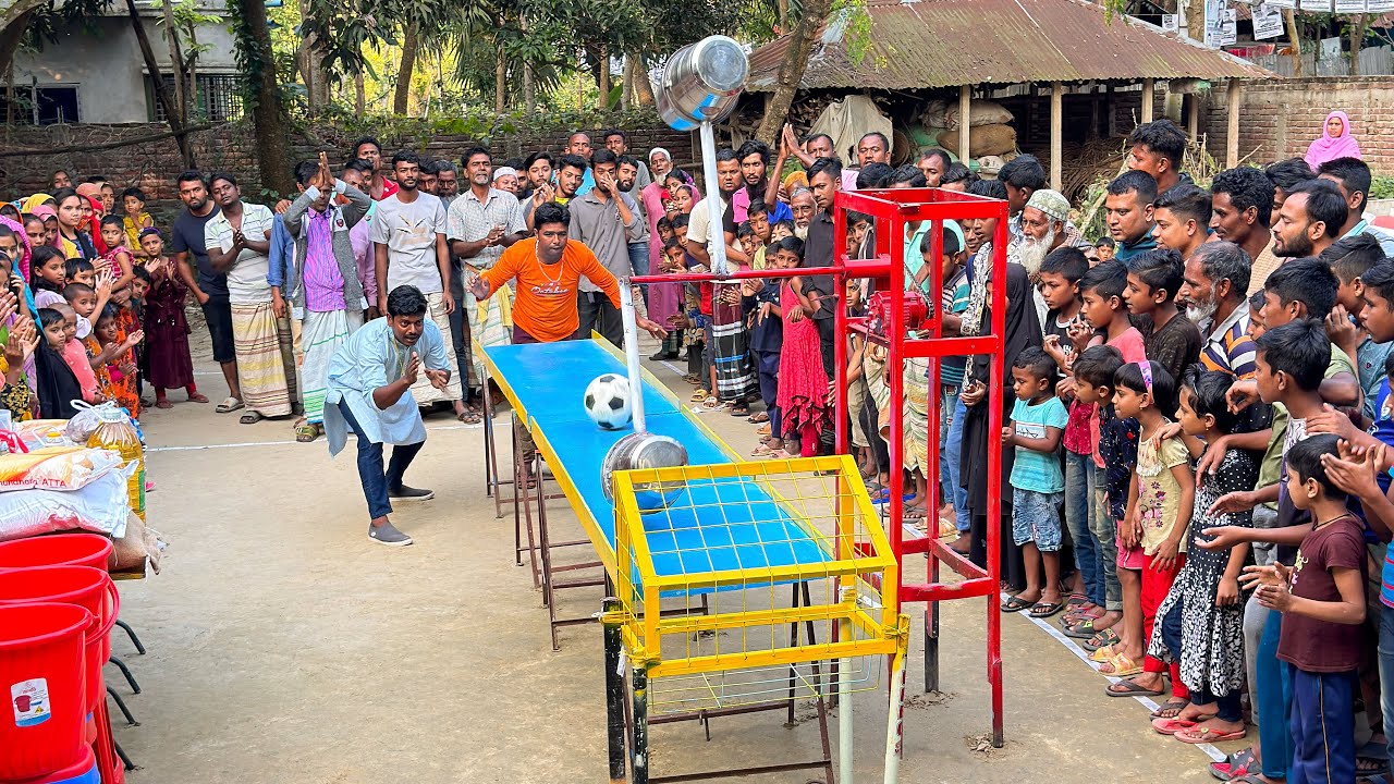 দুই হাতুড়ের বাধা পাড়ি দিয়ে কে জিতবে ডিজিটাল চমকের আজব খেলা ? মজার খেলা দেখতে গ্রামের সবাই ছুটে আসলো