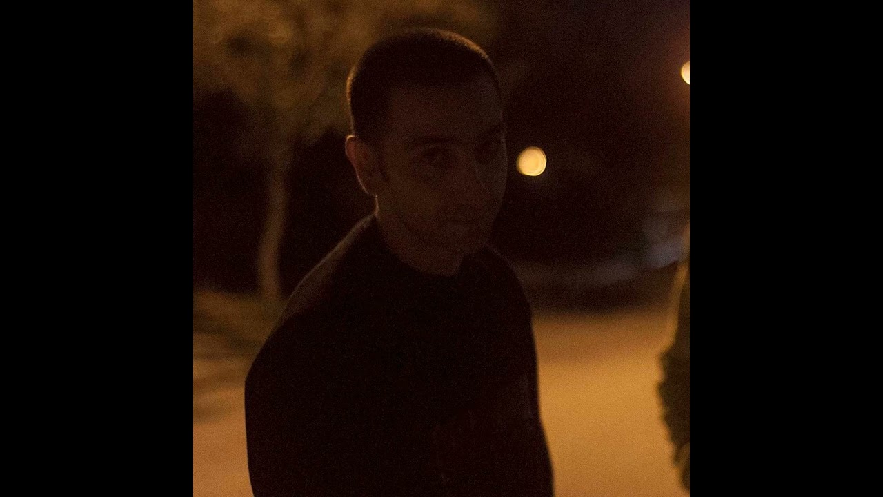 Mani - Ακροβατούμε σε ξυράφια