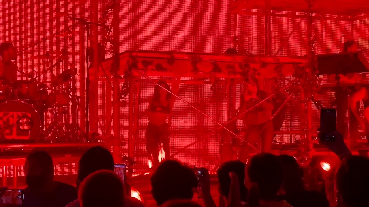 Tinashe - Cold Sweat (Live) 333 Tour